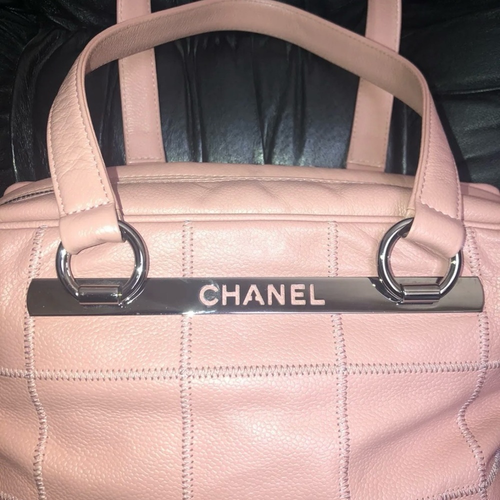 Rare! & Gorgeous! CHANEL Classic Quilted Pink CAVIAR Leather Logo Boston Bag